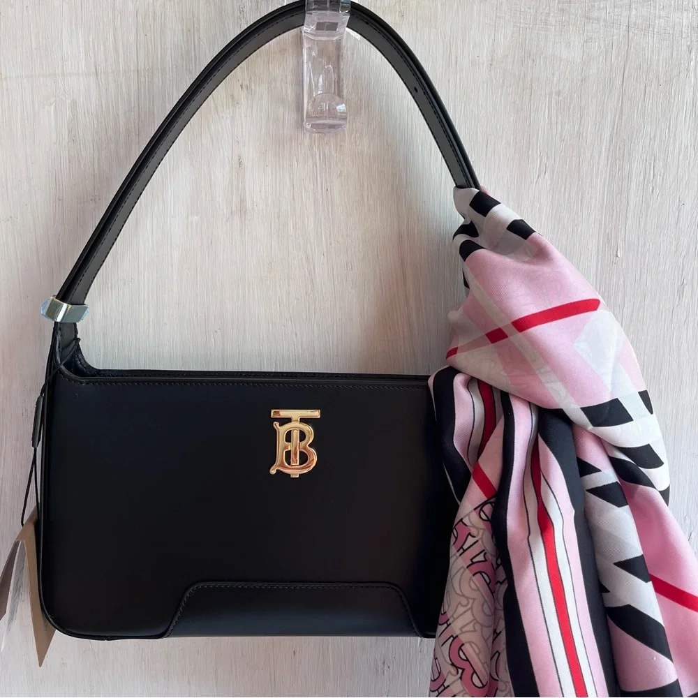 🔴SOLD🔴 BURBERRY Show it Off Bundle - Picture 5 of 16